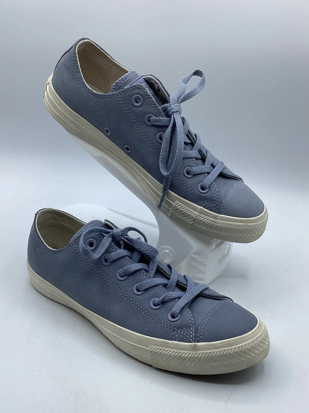 Converse unique suede Low Top Sneakers in Light Blue and Cream